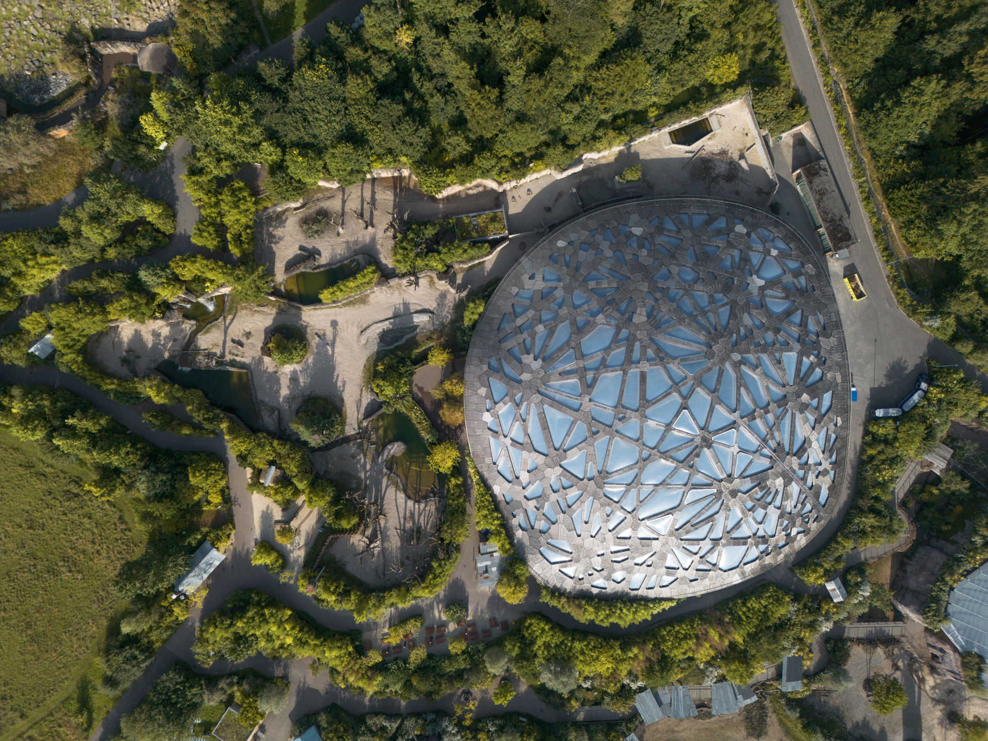 Luftbild des Kaeng Krachan Elefantenparks im Zoo Zürich.
